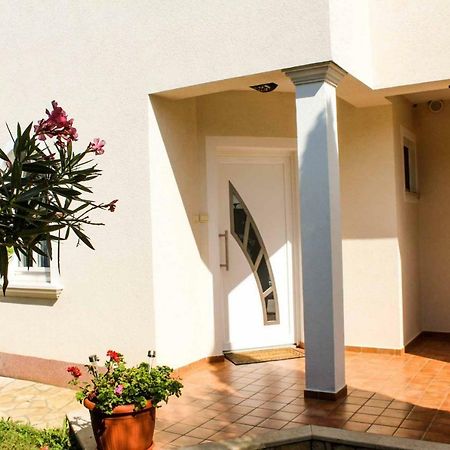 פורץ Villa Zare מראה חיצוני תמונה
