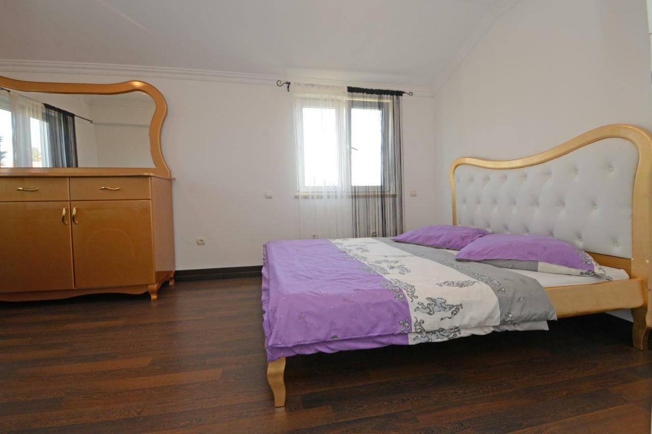 פורץ Villa Zare מראה חיצוני תמונה