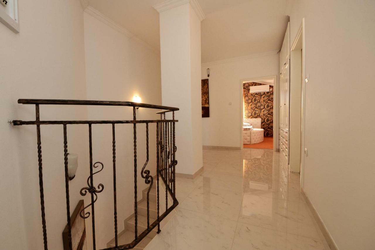 פורץ Villa Zare מראה חיצוני תמונה