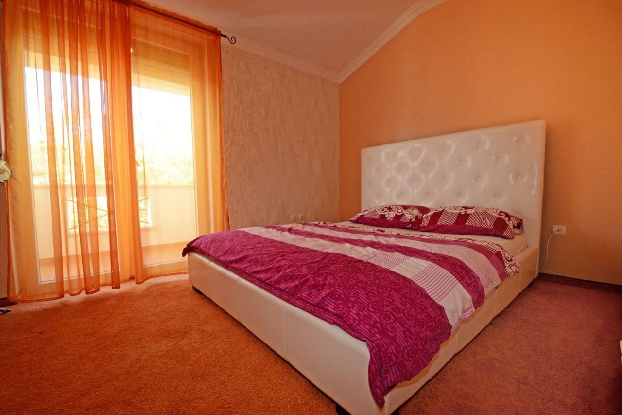 פורץ Villa Zare מראה חיצוני תמונה