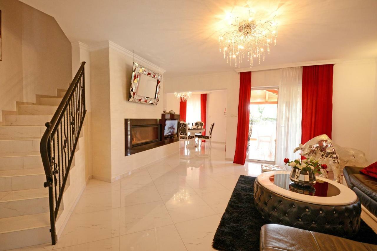 פורץ Villa Zare מראה חיצוני תמונה