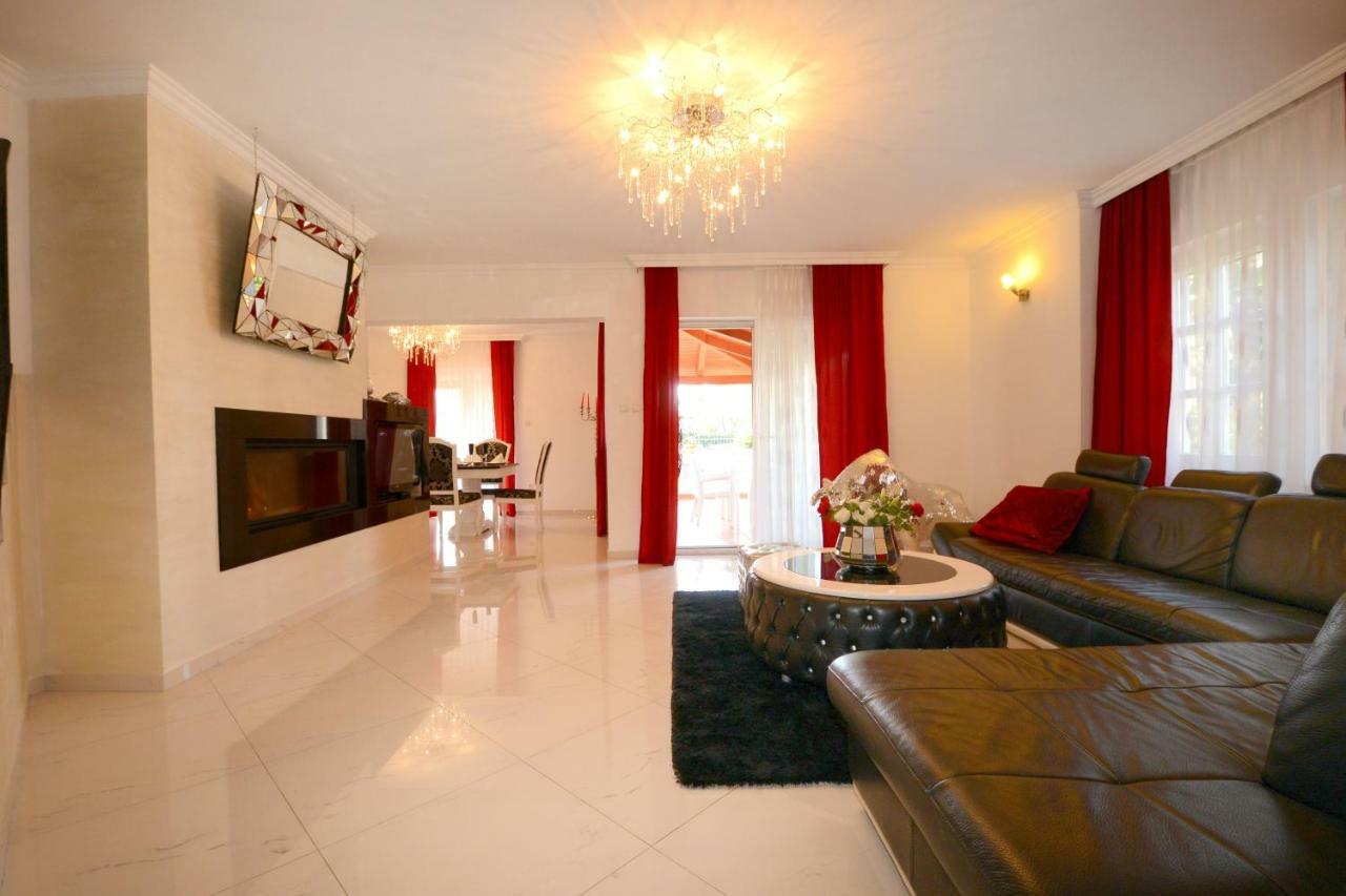 פורץ Villa Zare מראה חיצוני תמונה