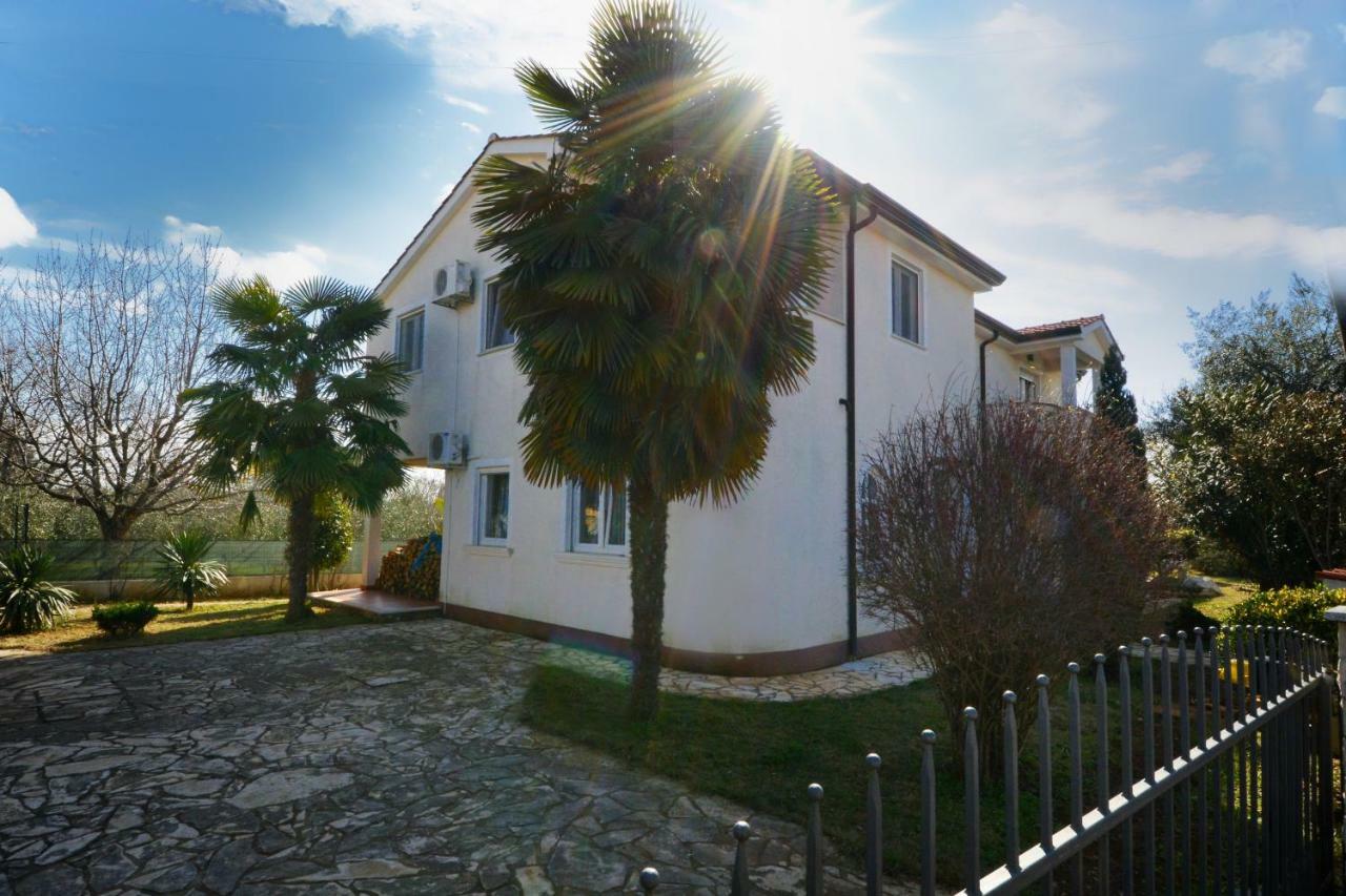 פורץ Villa Zare מראה חיצוני תמונה