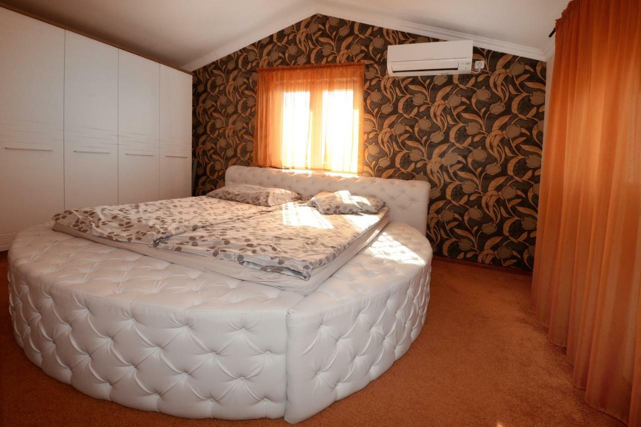 פורץ Villa Zare מראה חיצוני תמונה