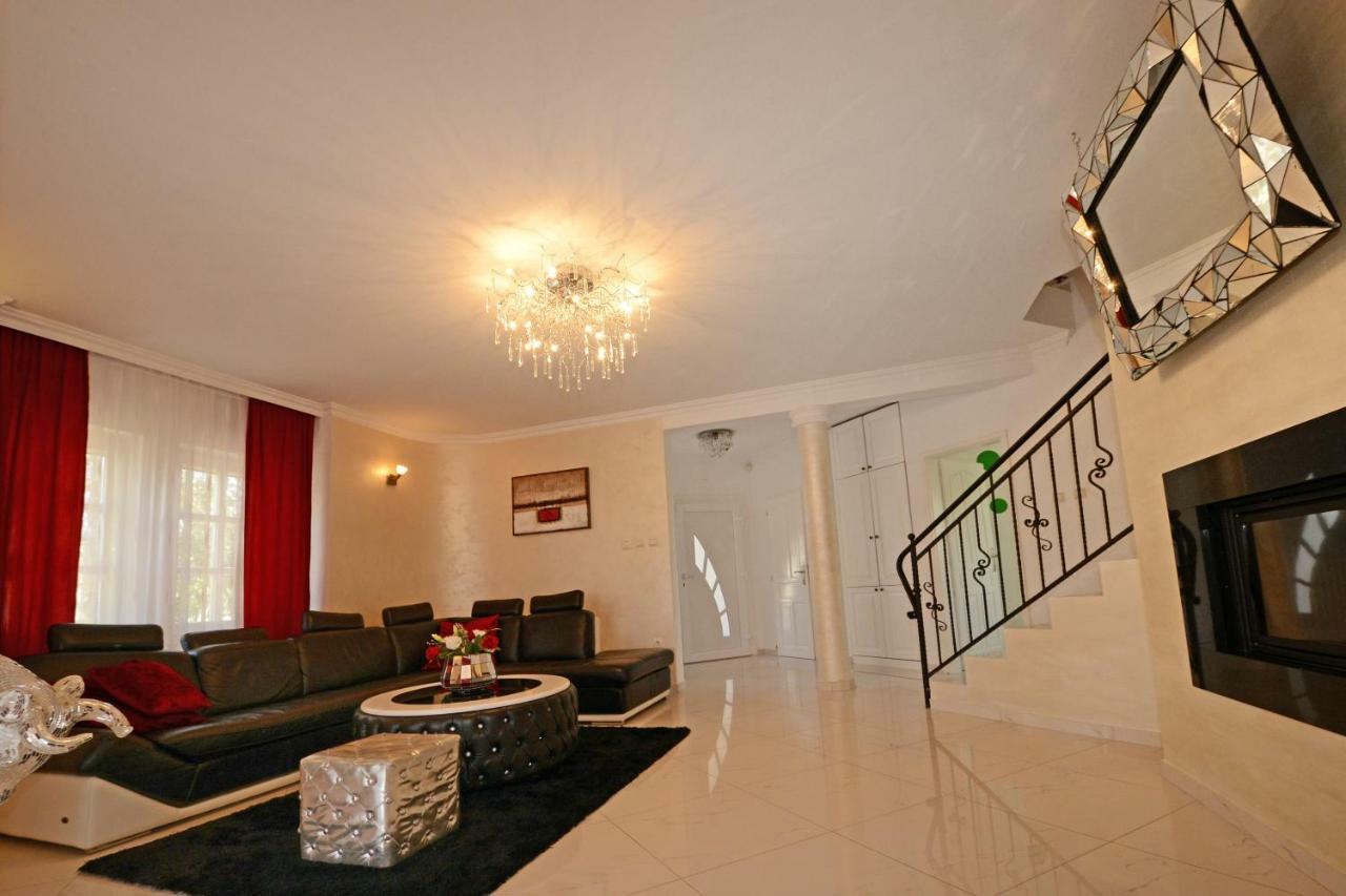 פורץ Villa Zare מראה חיצוני תמונה