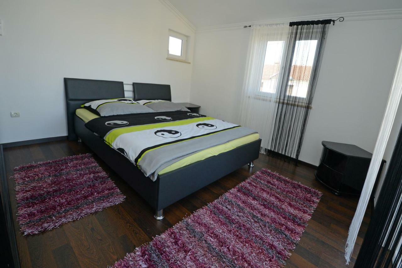פורץ Villa Zare מראה חיצוני תמונה