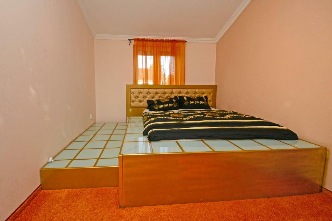 פורץ Villa Zare מראה חיצוני תמונה