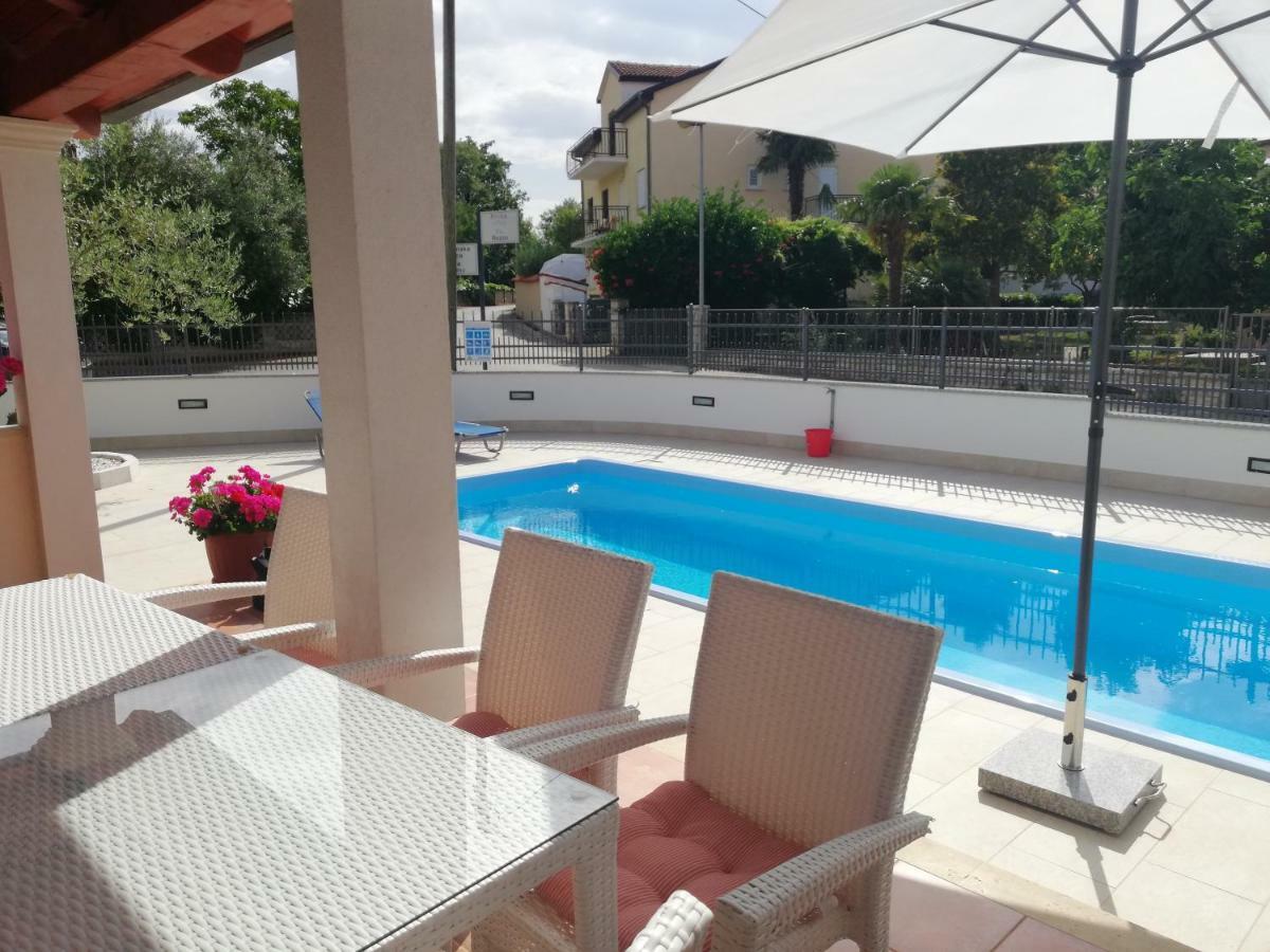 פורץ Villa Zare מראה חיצוני תמונה