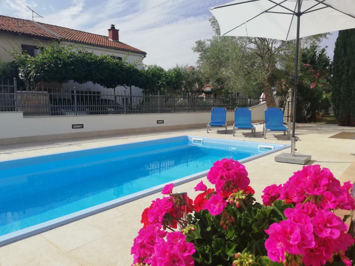 פורץ Villa Zare מראה חיצוני תמונה