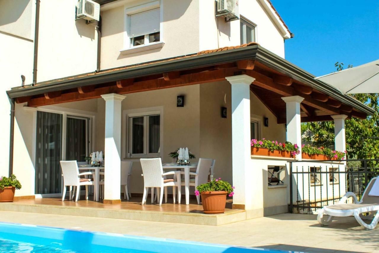פורץ Villa Zare מראה חיצוני תמונה
