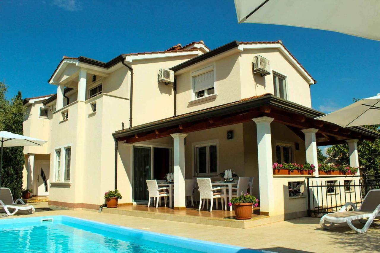 פורץ Villa Zare מראה חיצוני תמונה
