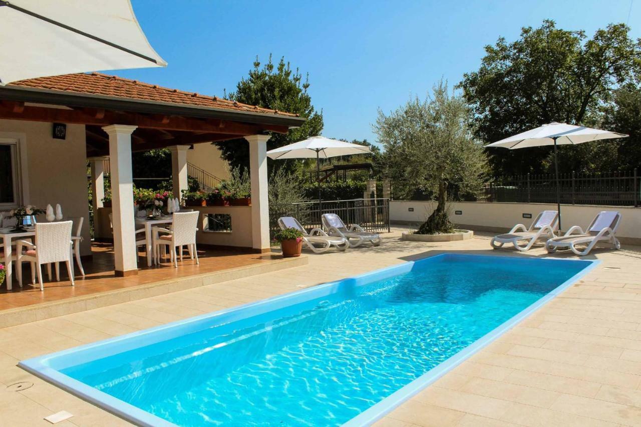 פורץ Villa Zare מראה חיצוני תמונה
